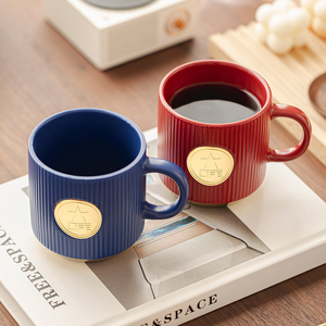 แก้วมัคเซรามิกพร้อมตราทองแดงถ้วยกาแฟลายทางแบบออกแบบโลโก้ได้ตามต้องการ - Product Image 5