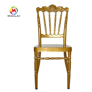 Chiavari sandalyeler kullanılan istiflenebilir ucuz demir düğün Metal altın kral napolyon otel koltuğu fabrika fiyat