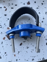 Selle de taraudage universelle en fonte ductile Fenghuang Foundry GGG-50 avec sortie filetée et bande de fixation en acier inoxydable 304