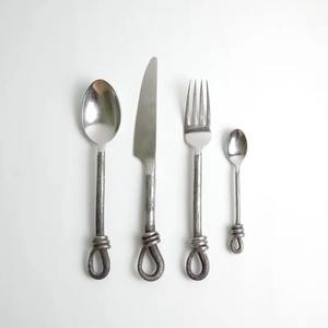 Juego de cubiertos de acero inoxidable plateado y dorado de tendencia, vajilla de grado alimenticio para restaurante y juego de cubiertos de fiesta con caja - Product Image 5