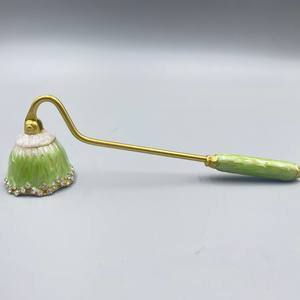 Spegnicandela Ebraico Placcato Argento Premium Spegne in Sicurezza le Candele del Shabbat con Eleganza e Precisione - Product Image 3