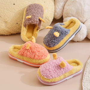 Chaussons d'intérieur chauds et résistants pour enfants, en coton, motif cerf de dessin animé, mignons, en peluche, pour la maison - Product Image 4