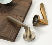 Poignée de porte en alliage d'aluminium jaune, design moderne et épuré, à fermeture magnétique silencieuse, pour chambre à coucher, compatible portes en bois