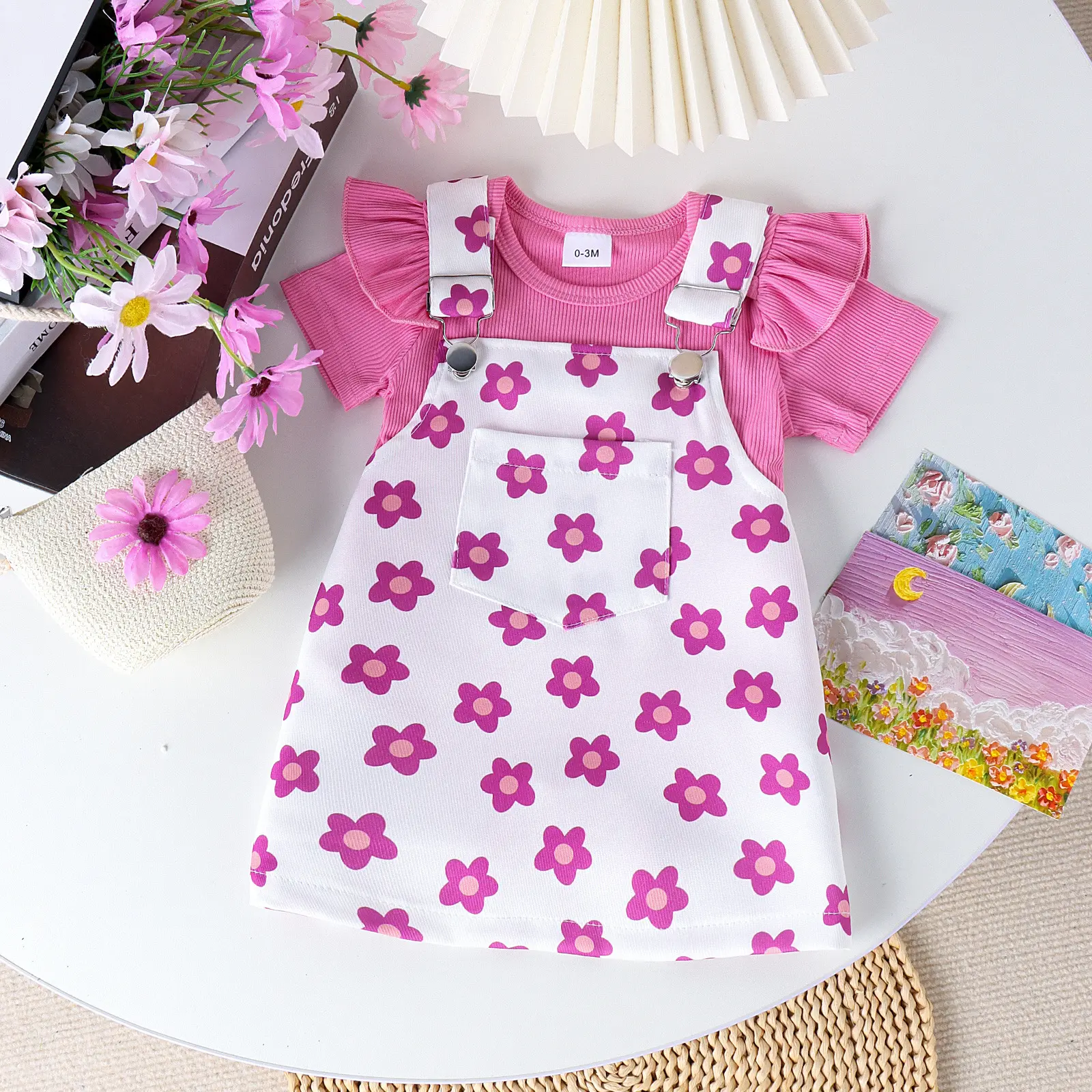 Sunny Baby Sommermode 0-18 M Säuglingekleidung Fliegende Ärmel Strampler + Blume bedruckter Aufhänger Rock Mädchen zweiteiliges Set