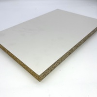OSB Senjia de qualité écologique, première classe, 18 mm, surface finie pour la fabrication de placards de chambre à coucher, utilisation en intérieur