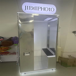 Photomaton à impression instantanée JIPAI : Photomaton en acier inoxydable avec design miroir, doté d'un siège et d'un rideau - Product Image 2