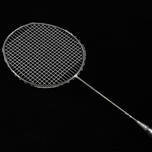 Raquette <span class=keywords><strong>de</strong></span> <span class=keywords><strong>badminton</strong></span> professionnelle 4U ultra légère en fibre <span class=keywords><strong>de</strong></span> carbone, 30 lbs, haute tension, puissance d'attaque, prix d'usine en gros - Product Image 4
