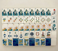 Tuiles de Mahjong Américain Thème Océan avec Motifs Planche de Surf et Soleil, Tuiles à Dos Rayé Bleu-Vert-Jaune, Portables et Écologiques