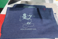 Hot Jeans Denim Wear Tissu Chaussures Logo Impression RF40W Co2 Laser Marquage Machine Laser Graveur
