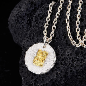 Collar con Colgante de Gato de la Fortuna, Hecho a Mano, de Oro, con Placa Redonda, para Atraer la Riqueza, de Moda - Product Image 1