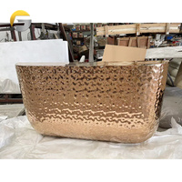 Mostrador de Recepción Curvo Personalizado CL337 con Superficie de Ondas de Agua, Barra de Forma Especial para Uso en Ingeniería con Acero Inoxidable