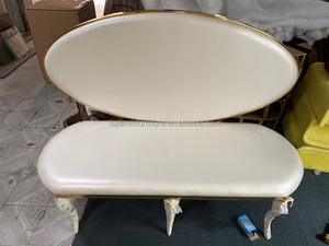 Fournisseur <span class=keywords><strong>de</strong></span> mobilier d'événements, chaise <span class=keywords><strong>de</strong></span> luxe avec cadre en métal doré, canapé en cuir PU, canapé royal pour mariage - Product Image 2