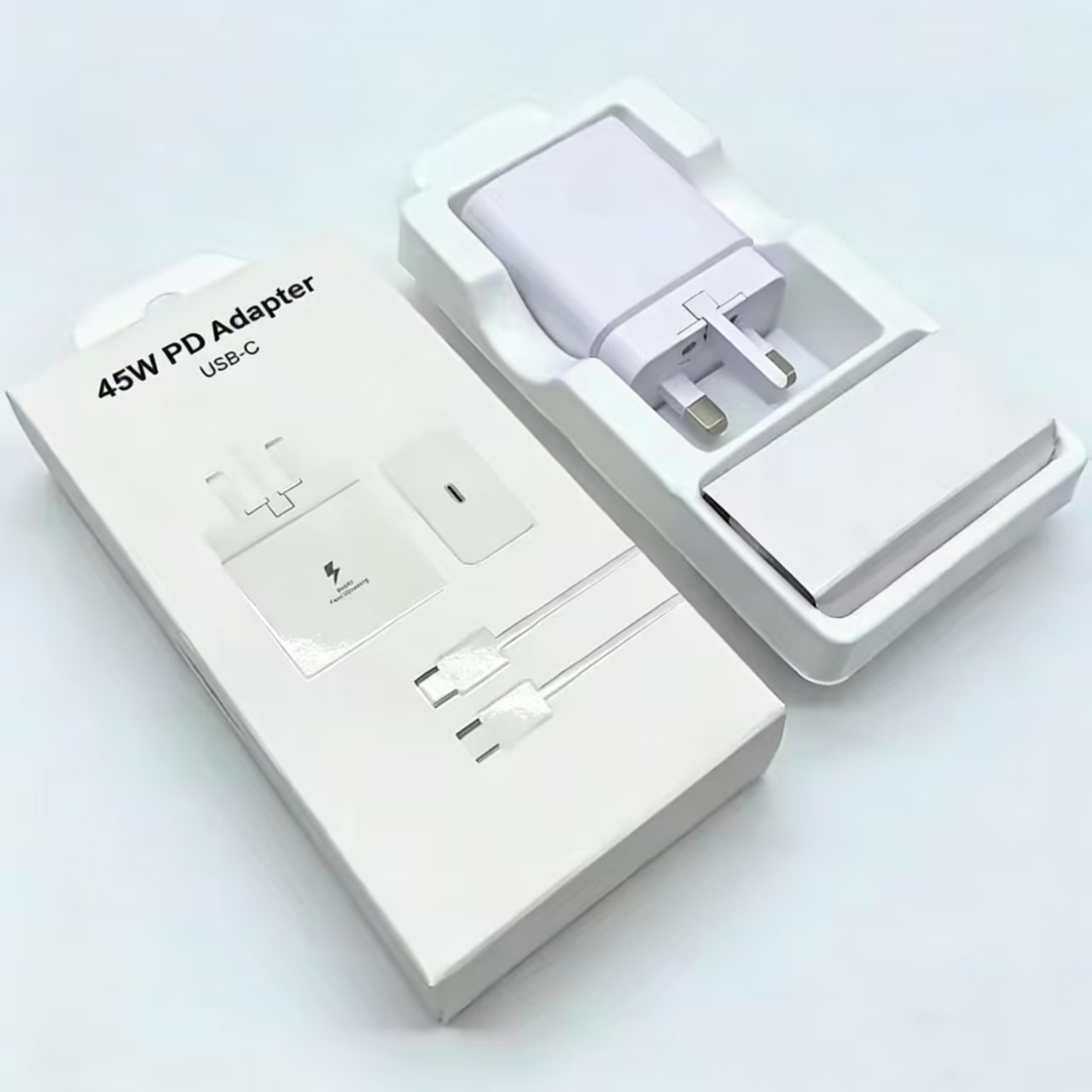 Enchufe blanco del Reino Unido + cable de datos