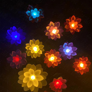Vente en gros de bougies flottantes LED à piles en forme de lotus simulé en EVA de 6 pouces - Product Image 1