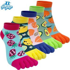 جوارب نسائية مضحكة مانعة للانزلاق بخمسة أصابع جوارب منخفضة القطع بأصابع كرتونية جوارب كاحل للركض قطنية للبيع - Product Image 1