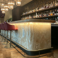 Comptoir de bar commercial moderne avec dessus en pierre, éclairage LED, design moderne pour bar de nuit