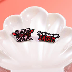Pins de esmalte suave de Halloween con temática de terror, Jesús, Satán, letras, películas y payasos, broches aterradoras, insignias de solapa de Navidad, regalos para hombres y mujeres - Product Image 6