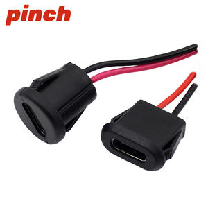 Conector Hembra Tipo C 2P 4P Reversible para Carga en Coche, Montaje de Plástico Negro - Product Image 4