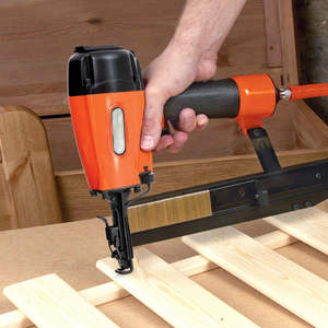 Grapas de Alambre Galvanizado de Calibre 18, 9016, 9020, 9022, 9025, con Acabado Galvanizado, Medianas, con Herramienta <span class=keywords><strong>Grapadora</strong></span> 9025 - Product Image 5