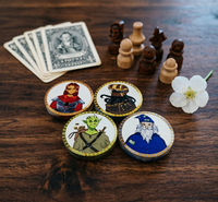 Jetons de jeu de personnages fantastiques en gros, pièces de jeu en plastique durables pour DND et jeux de table