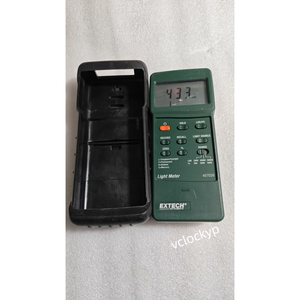 Extech 407026: Medidor de Luz, FC/Lux de Alta Resistencia con Funda, Usado - Product Image 3