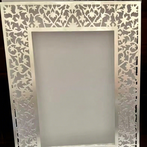 Marco de Fotos Tallado a Mano de Aluminio Estilo Náutico, Decoración para el Hogar por Tayyab Handicrafts - Product Image 1