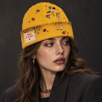 DYMF Bonnet d'hiver en gros, effet vieilli, avec strass, motif lettres personnalisé, doublure satinée, patch étiquette tissée