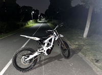 Surron Light Bee 2 2026 Neuestes Modell 24kW Spitzenleistung 78,5V 45Ah Hochleistungsakku 410Nm Hohes Drehmoment Elektrisches Dirtbike Lightbee 2.0 Emoto