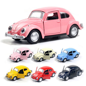 Modèle de voiture jouet vintage en alliage à l'échelle 1:32 avec ouverture des portes pour la décoration et l'affichage de gâteaux - Product Image 1