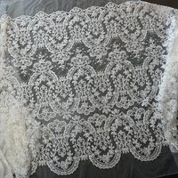 Tissu en dentelle maille ivoire avec sequins floraux et perles pour robes de mariée, voiles et accessoires DIY
