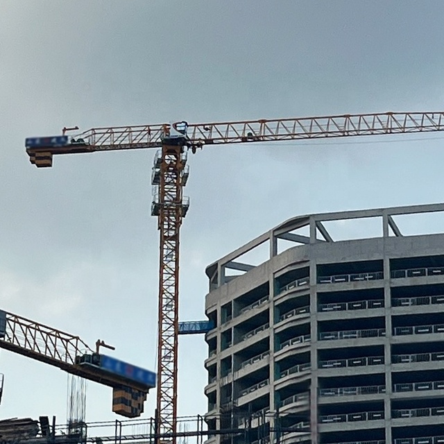 Second Hand Zoomlion Flat Top Tower Crane 10T 65m Jib Construction Crane Heavy Duty Equipment for Housing Projects