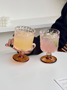 Set di 4 Calici da Vino in Cristallo Ambrato con Design <span class=keywords><strong>a</strong></span> Mattoncino, Diamante, Trapuntato e Scanalato per Bar Domestico - Product Image 2