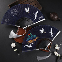 Éventail pliant chinois de 6 pouces avec motif grue et nuage, éventail en soie de bambou naturel avec pompon, accessoire Hanfu pour spectacle