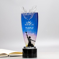 Trophée en cristal noble gravé sur mesure avec ailes bleues pour la reconnaissance des meilleurs joueurs, cadeau d'affaires