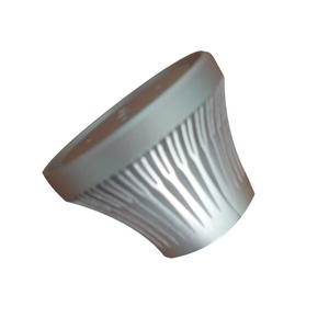 Disipador térmico templado de aluminio fundido de inversión personalizado de alta calidad con superficie sin rebabas de Vietnam - Product Image 1