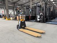 Chariot élévateur à palettes entièrement électrique de 1,5 tonne, batterie lithium-ion 24V, hauteur de levage de 200 mm et longueur de fourche de 1220 mm, pneus en polyuréthane