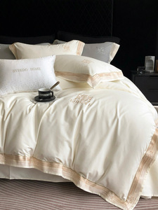 Di lusso <span class=keywords><strong>autunno</strong></span> e inverno spazzolato bianco chiaro di luna quattro pezzi set di biancheria da letto trapunta federa federa lenzuolo - Product Image 2