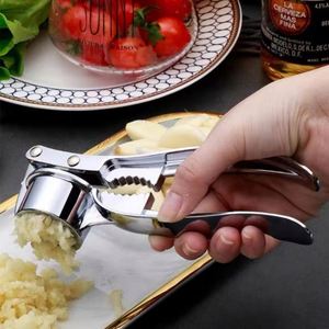 Presse-ail multifonction semi-automatique en acier inoxydable écologique pour la cuisine, outil double usage pour noix, fruits et légumes - Product Image 1