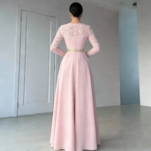 Robes de soirée maxi élégantes <span class=keywords><strong>pour</strong></span> femmes, en satin de dentelle rose clair, col rond, manches longues, ceinture dorée, <span class=keywords><strong>taille</strong></span> cintrée, silhouette évasée - Product Image 3
