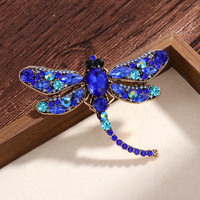 Broche en métal incrustée de pierres précieuses en forme de libellule vive, ornée de strass mélangés, épinglette de revers pour la vente en gros de bijoux