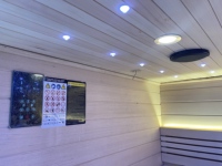 Ruang Sauna Listrik Luar Ruangan Desain Tradisional Kayu Solid Hemlock dengan Kompor Uap Basah, Panel Kontrol Komputer, Perakitan Khusus, Garansi 1 Tahun