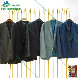 Vêtements d'occasion en gros pour hommes : Costumes, Chemises de bureau, Balles de vêtements usagés des États-Unis - Product Image 4