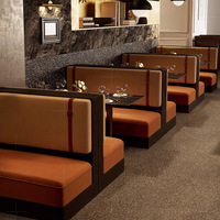 Combinaison personnalisée moderne de canapé de bar commercial carré, table et chaise de café, en bois massif mural pour restaurant occidental