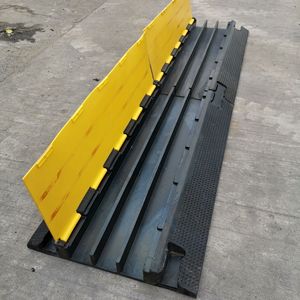 Protège-câbles <span class=keywords><strong>de</strong></span> protection et <span class=keywords><strong>de</strong></span> caouillage, avec 6 <span class=keywords><strong>passage</strong></span> pour câbles - Product Image 3