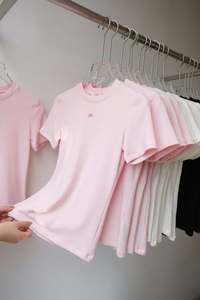 เสื้อยืดผู้หญิงพรีเมียม แขนสั้น ทรงเข้ารูป ผ้าริบเนื้อนุ่ม รับปักโลโก้ แบรนด์หรูแบบเรียบง่าย ขายส่ง - Product Image 3