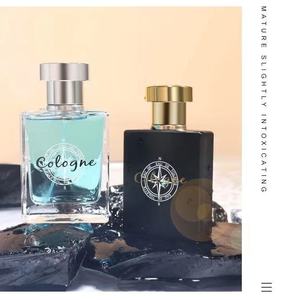 <span class=keywords><strong>Eau</strong></span> <span class=keywords><strong>de</strong></span> Cologne pour homme bleu clair épicée avec des notes marines Parfum original 50 ml Vaporisateur Style classique naturel pour les rendez-vous et le bureau - Product Image 2