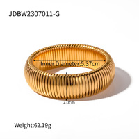 Minos perhiasan gelang baja tahan karat ular ganda, gelang perhiasan Hip Hop tanpa noda emas tiga ular untuk pria wanita