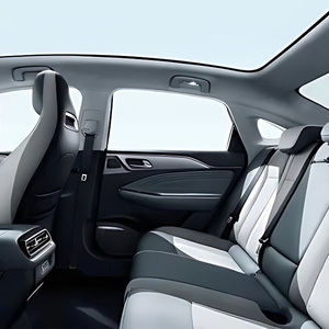 Aion S, la dernière voiture familiale la plus vendue avec une autonomie maximale de 610km, à quatre portes et cinq places, est en vente en stock - Product Image 4