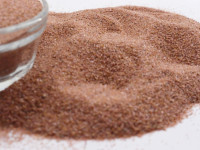 Sable grenat rose/rouge de qualité industrielle, granulométrie 80-120 mesh, abrasif pour découpe jet d'eau, préparation de surface et sablage