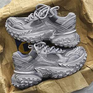 รองเท้าผู้ชายพื้นยางสกปรกรองเท้าลำลองแนวสปอร์ตระบายอากาศได้ดีพื้นรองเท้าหนา2025สไตล์ C ทันสมัย - Product Image 2